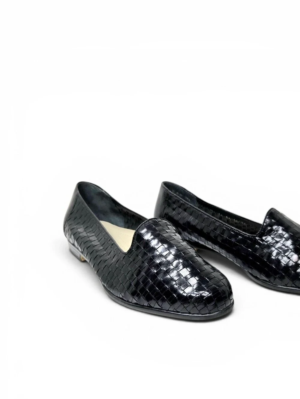 Trotters Black woven leather loafers. 12WW